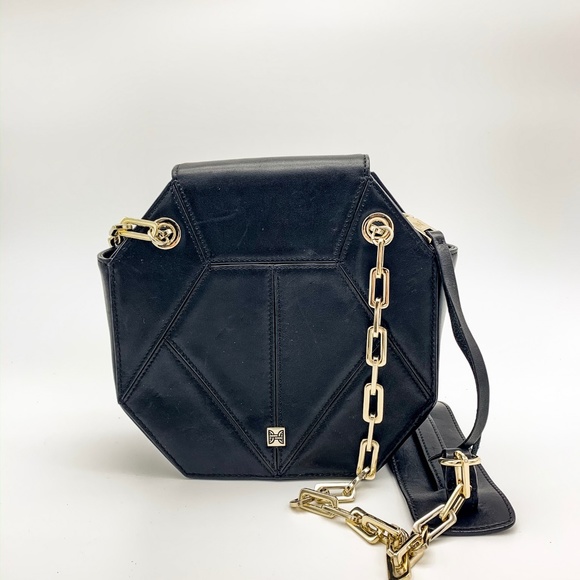 GUC HEIRLOOM Leather Chain Crossbody Bag - Picture 3 of 8